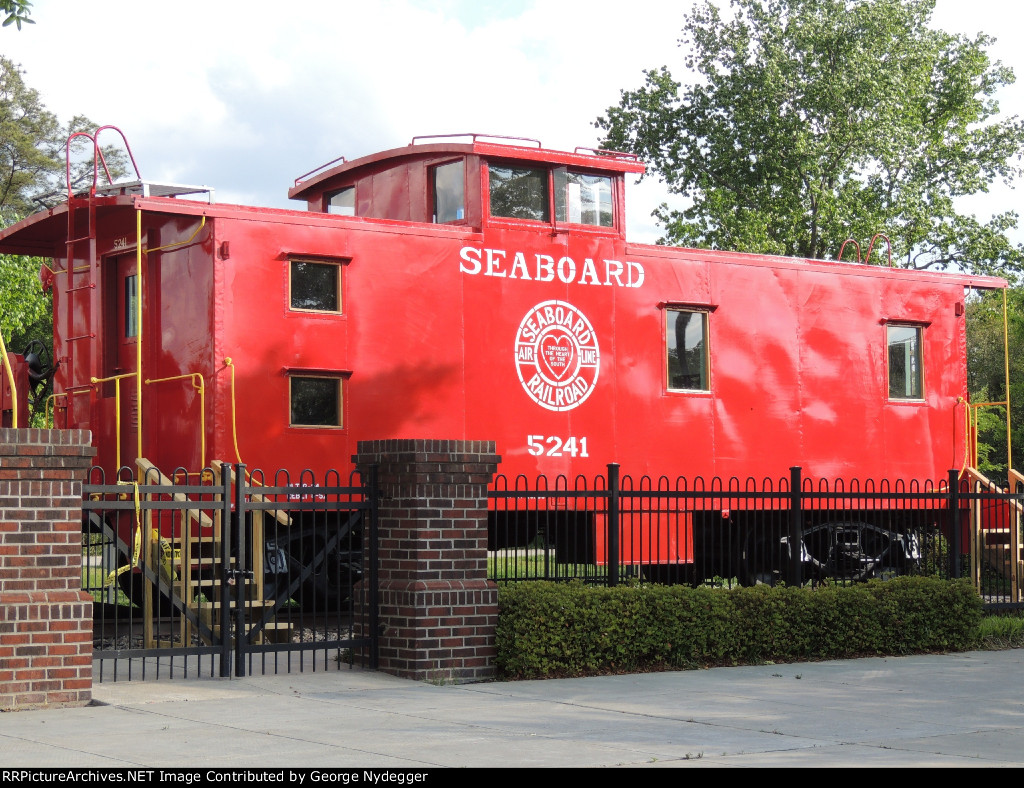 SAL 5241 / Caboose